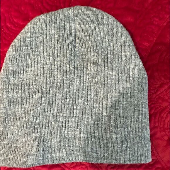 Yupoong toboggan  - Picture 2 of 3